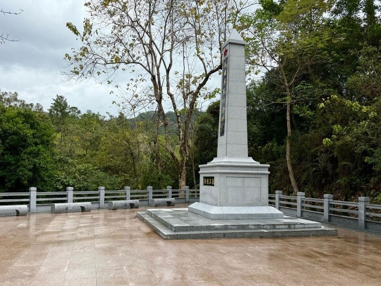 Cenotaph for Martyrs, Wu Kau Tang photo2