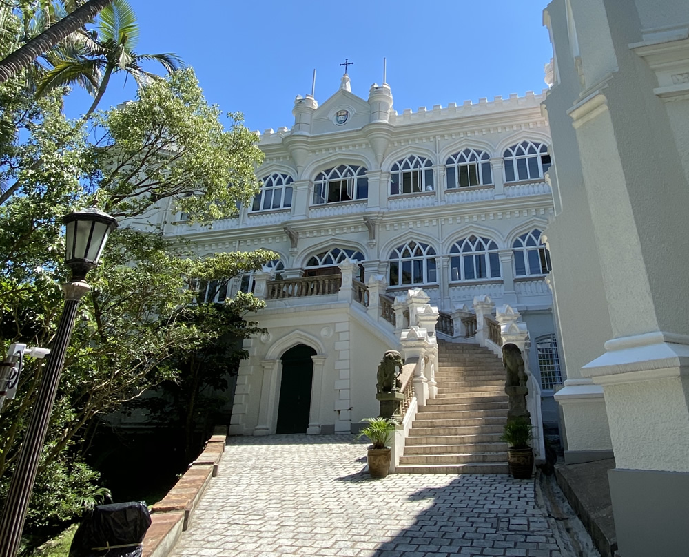 University Hall photo2